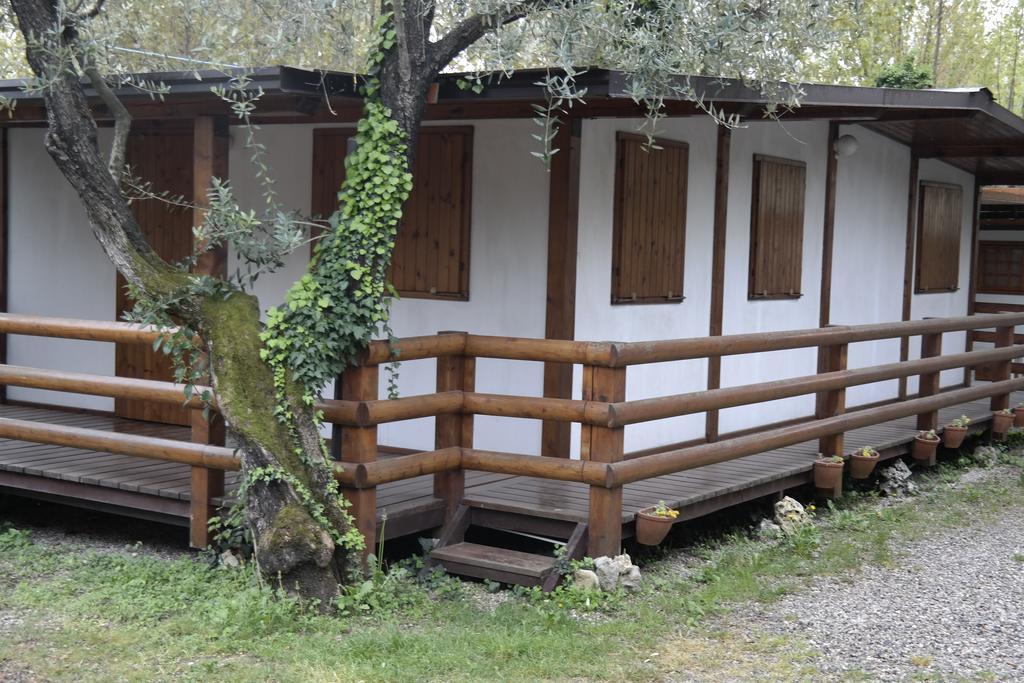 Campeggio Delle Rose Moniga del Garda Rom bilde